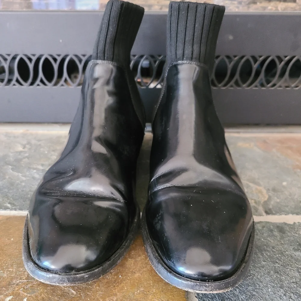 Vince Black Women's Perlow Patent Leather Booties size 9.5 1 inch heel